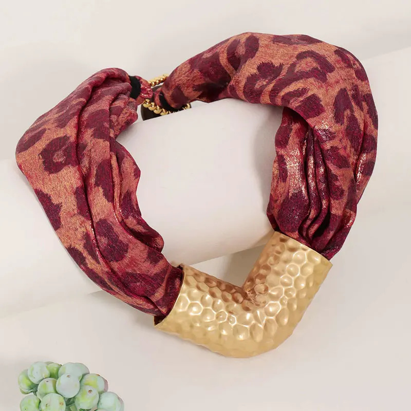 Statement Geometric Pendant Necklace for Women Girl Trendy Wedding Party Jewelry Accessory 251031