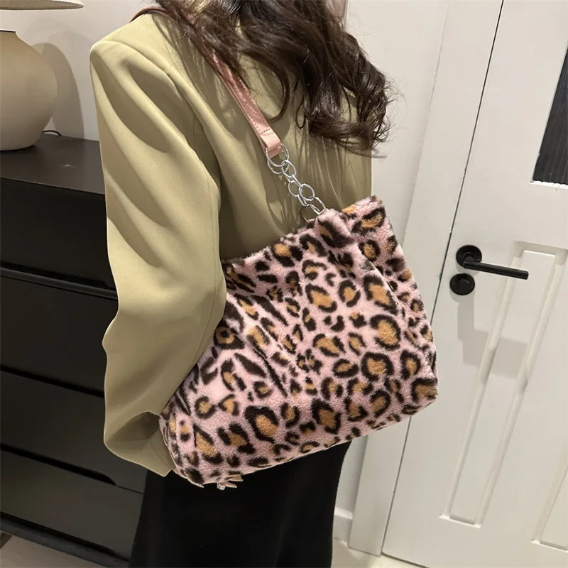 Vintage Leopard Ladies Plush Tote Bags Large Capacity Portable Womens Faux Fur Shoulder Bag Furry Casual College Handbags 251104
