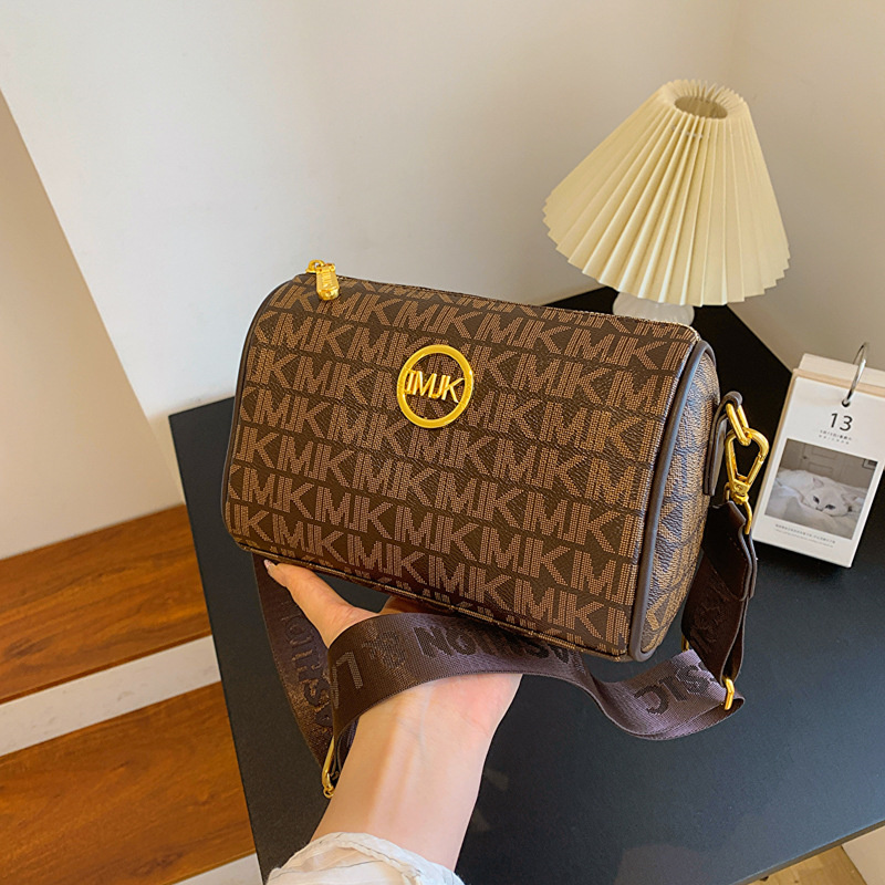 Designer free shipping 2025 new fashionable commuting printed small square bag, high-end shoulder crossbody bag for women