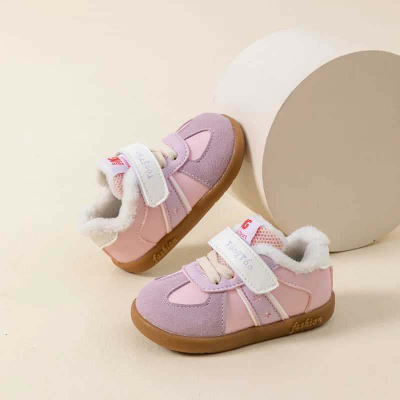 Childrens running lightweight sports shoes 2025 winter new fashionable walking boys and girls breathable soft casual shoesT251105