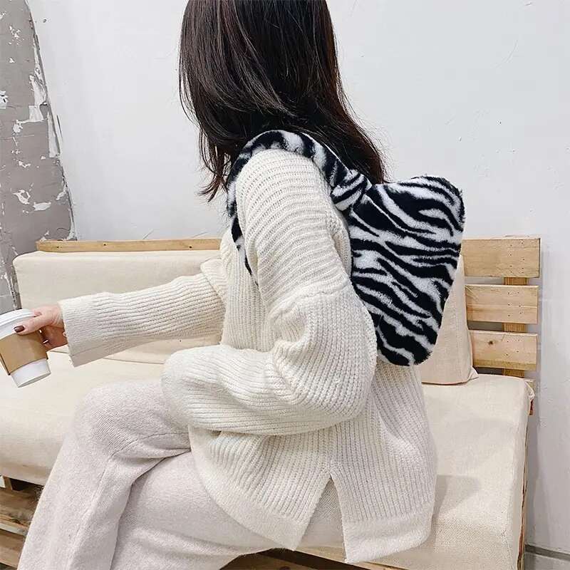 2025 Fashion Women Cow Print Mini Shoulder Female Winter Plush Underarm Leopard Zebra Pattern Fluffy Tote Bags Small Purses