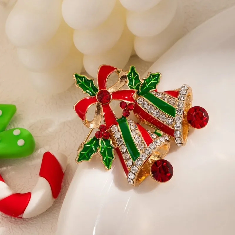 Christmas Hundreds of Jewelry Pins Fashion Boots Brooch Men and Women Accessories Holiday Gifts Wholesale 251104