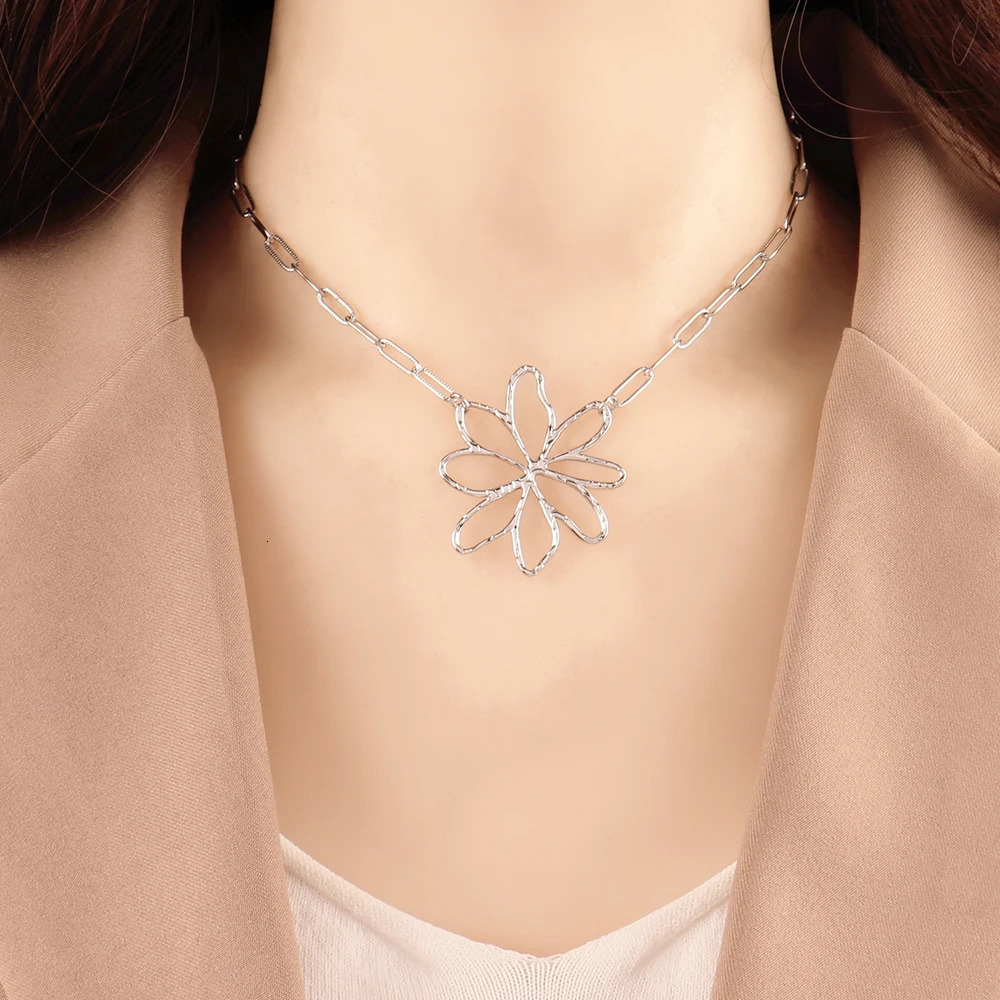 316L Stainless Steel Big Flower Pendant Necklace For Women Fashion Flower Charms Chain Necklaces Women Jewelry Gift 251031