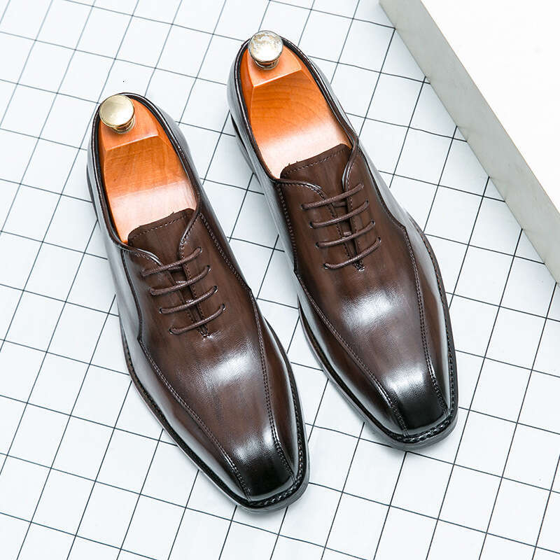 Men's in plus size, new casual fashionable men's business dress shoes, British gentleman style dinner leather shoes