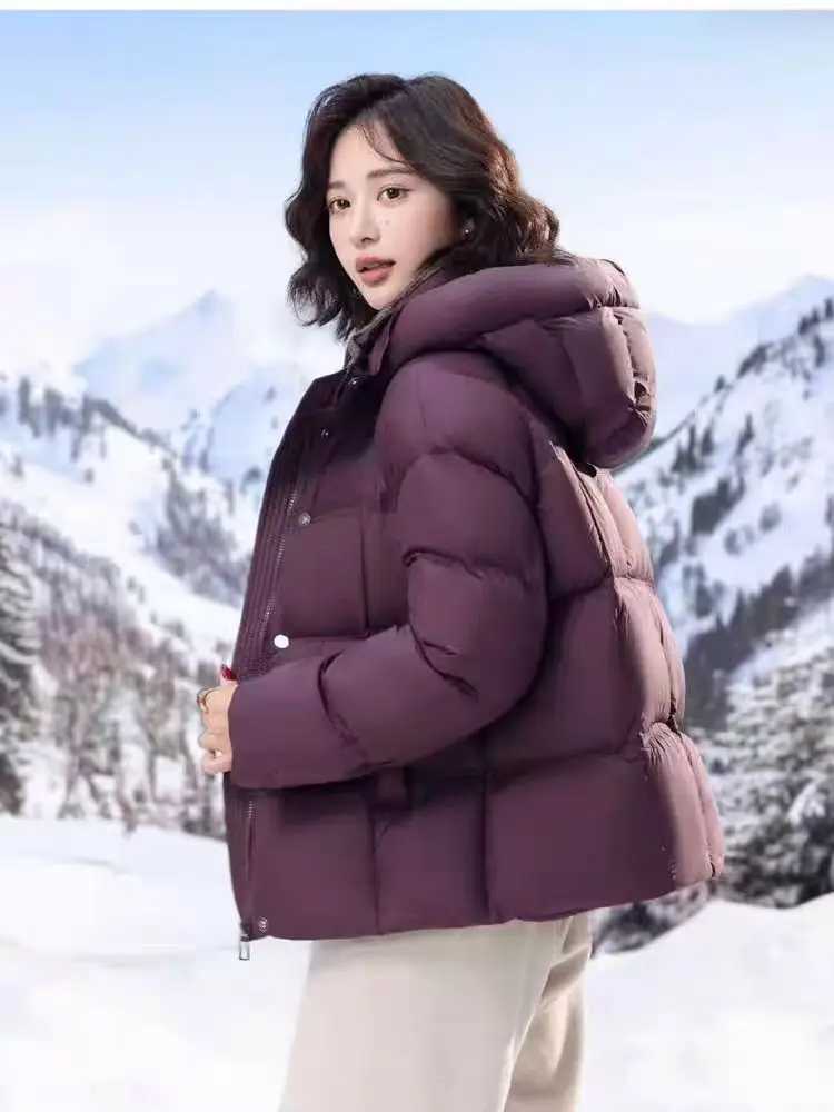 2024 New Fashion Women White Duck Down Jacket with Hood Autumn Winter Warm Over Size Casual Short Thick Outwear Female CoatT251105