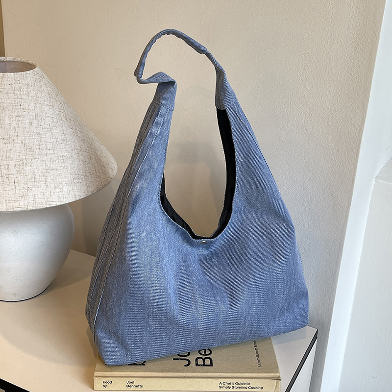 New autumn women's simple, casual, fashionable, luxurious party handbag, large capacity crossbody bag, essential shoulder bag for college student