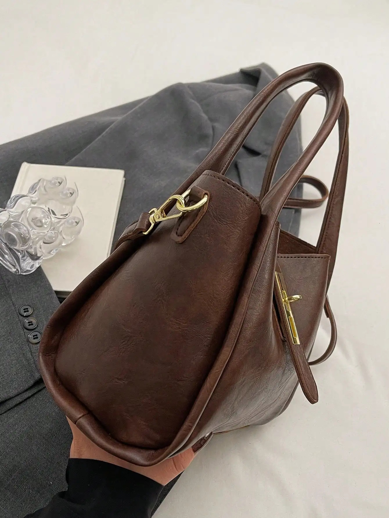 Classic and fashionable niche handbag simple retro and versatile daily temperament crossbody bag 251104