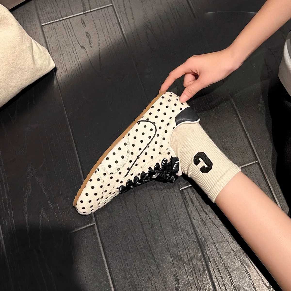 Fem Sneakers Wen German Training Shoes Lace Up Low-top Single Shoes Ladies Polka Dot Casual Flats Sneaker Y251105