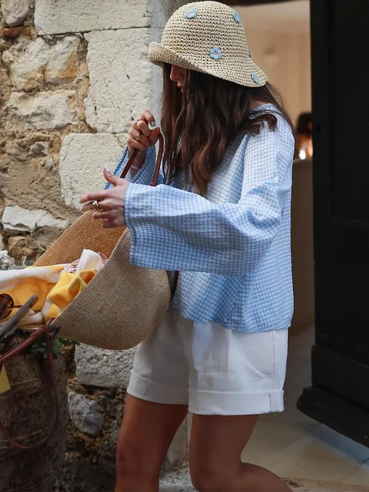 Fashion lace solid color V-neck womens 2-piece set long sleeved pleated loose shorts spring womens streetwear 250402