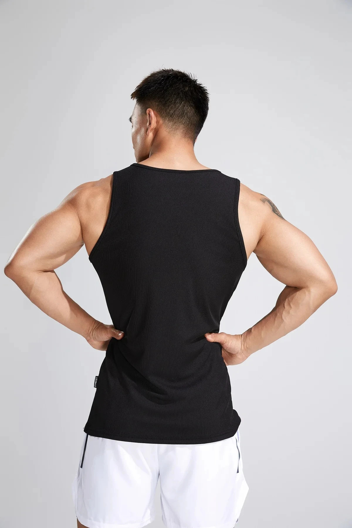 Summer Outdoor Running Leisure Sports Round Neck Sleeveless Breathable Quick Drying Solid Color Vest Fitness Mens Shirt 250402