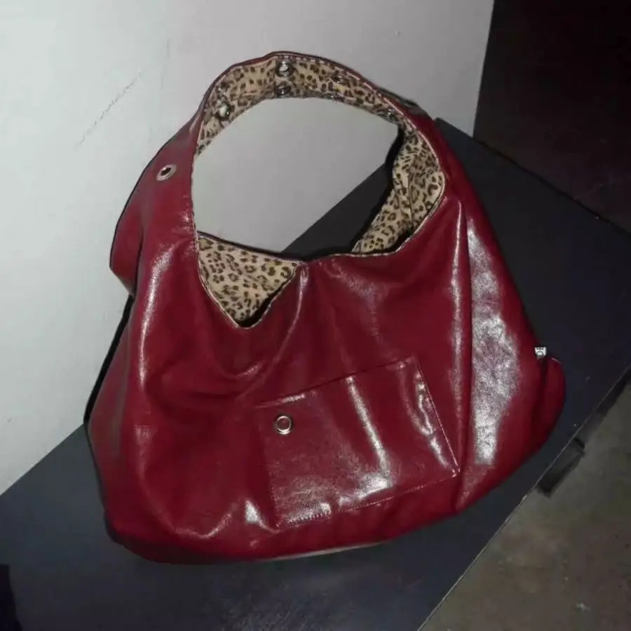 2025 Spice Girl Leopard Print Large Capacity Tote Bag Vintage Burgundy Both Sides Available Underarm Shoulder Bag Handbag 251031