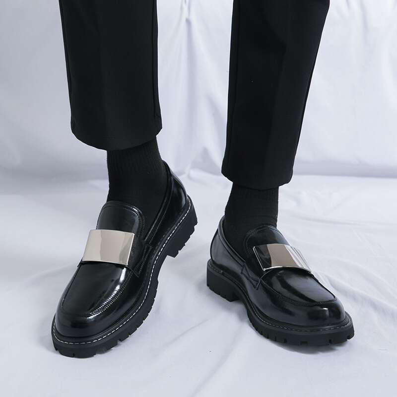 Large men's thick soled loafers 2024 Spring and Autumn new item shiny metal gentleman business leather shoes men