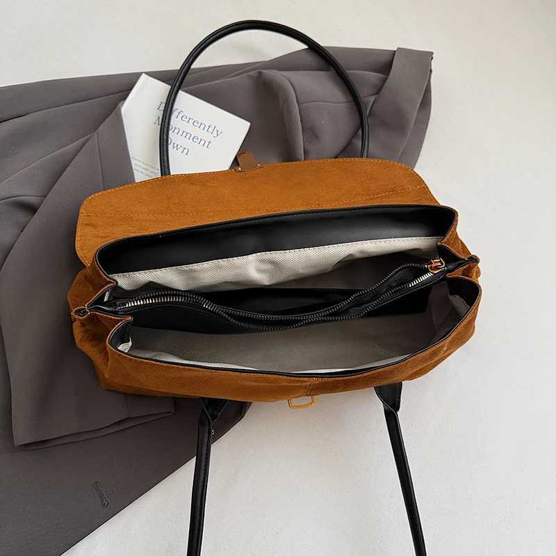 LEFTSIDE Women Large Capacity PU Leather Shoulder Bag 2025 Winter Simple Short Handle Tote Bag Luxury Designer Trend Handbags Z251104