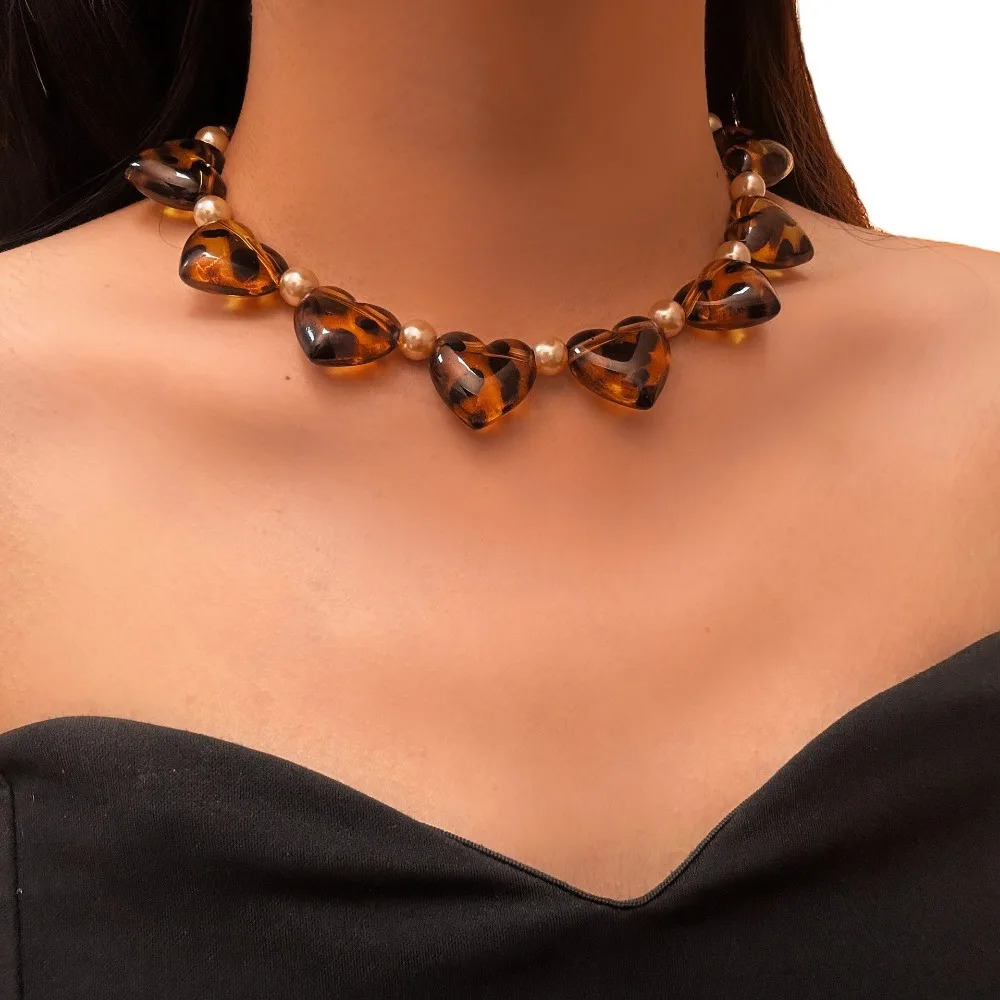 Leopard Print Large Heartshaped Necklace Fashion Pearl Lady Necklace Bead Choker Necklaces Y2k Necklae For Woman Man 251031