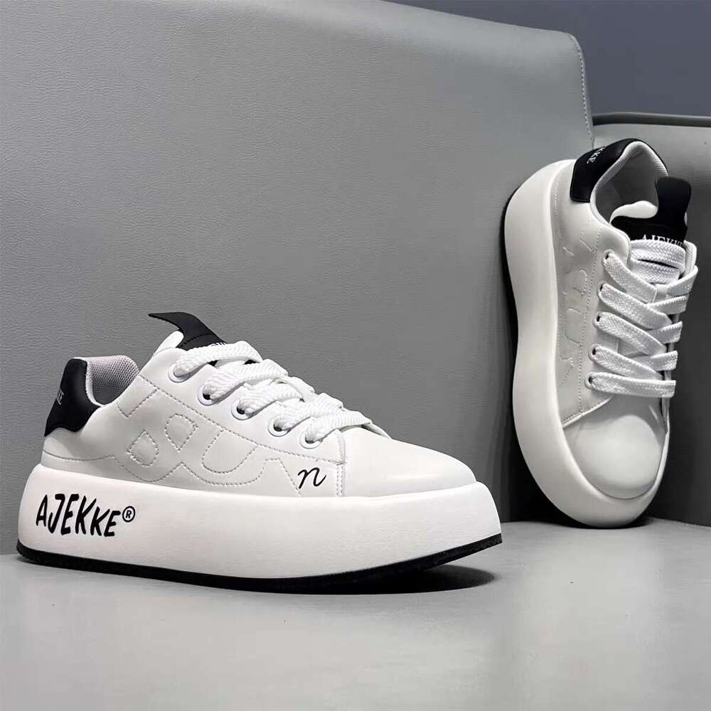 Men's 2025 Autumn Winter New Versatile Fashionable High-End White Casual Comfortable Thick-Soled Trendy Shoes Internet Celebrity Hot Item
