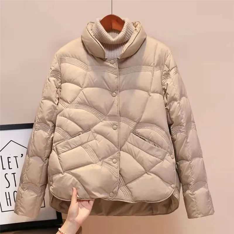 Warm Light White Duck Down Coat Autumn Winter Women Bigsize Down Jacket Ladies Single-breasted Long Sleeve Short Puffer ParkasT251105