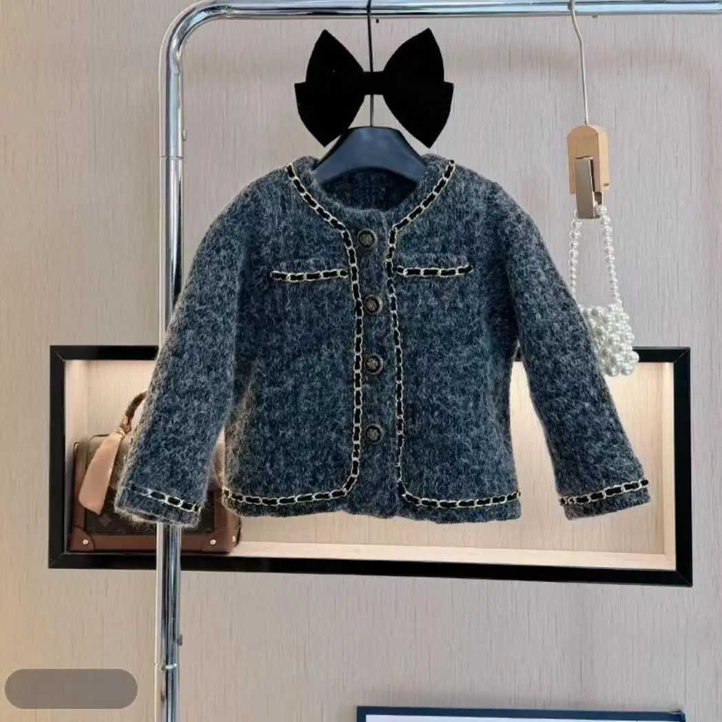 Girls Little Fragrant Wind Autumn/Winter Set 2025 New Cotton Warm Jacket Childrens Velvet Micro Pull Pants Two Piece Set Y251105