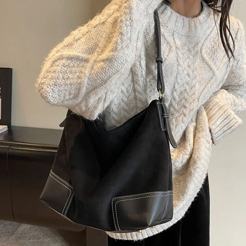 Korean version Large Capacity Bucket Bag Casual Tote Bag WomenS Commuting Shoulder Bag Retro Handbag 251104