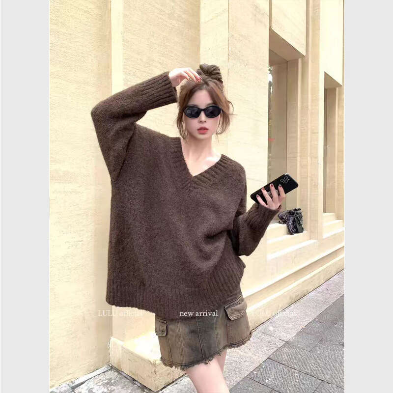 Casual Style White V-Neck Pullover Sweater For Women, Autumn Winter New Loose Slimming Knitted Top With High-End Feel B5