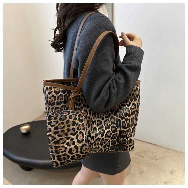 Vintage Leopard Shoulder Bag Female Large Capaci Totes Autumn and Winter New Leisure Shopping Bag Fashionable Commuting Tote Bag Z251104