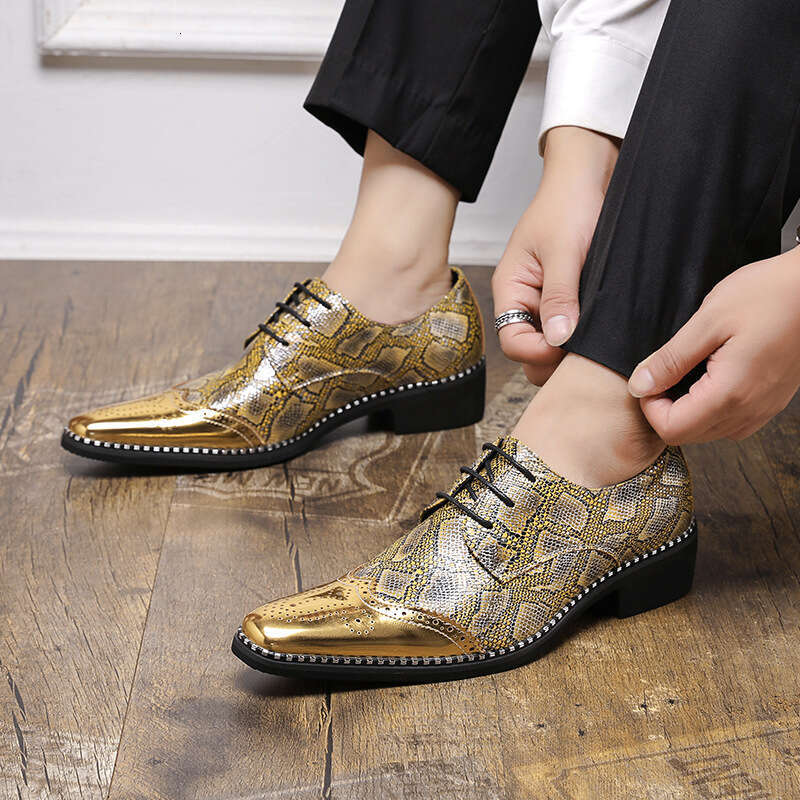 Large size wealthy gold snake patterned lace up pointed leather shoes 2024 Spring and Autumn Business Block Fashion Leather