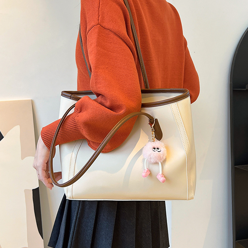 Early Autumn Simple Commuting 2023 Solid Color Retro Large Capacity New Textured Underarm Handbag Single Shoulder Bag for Women