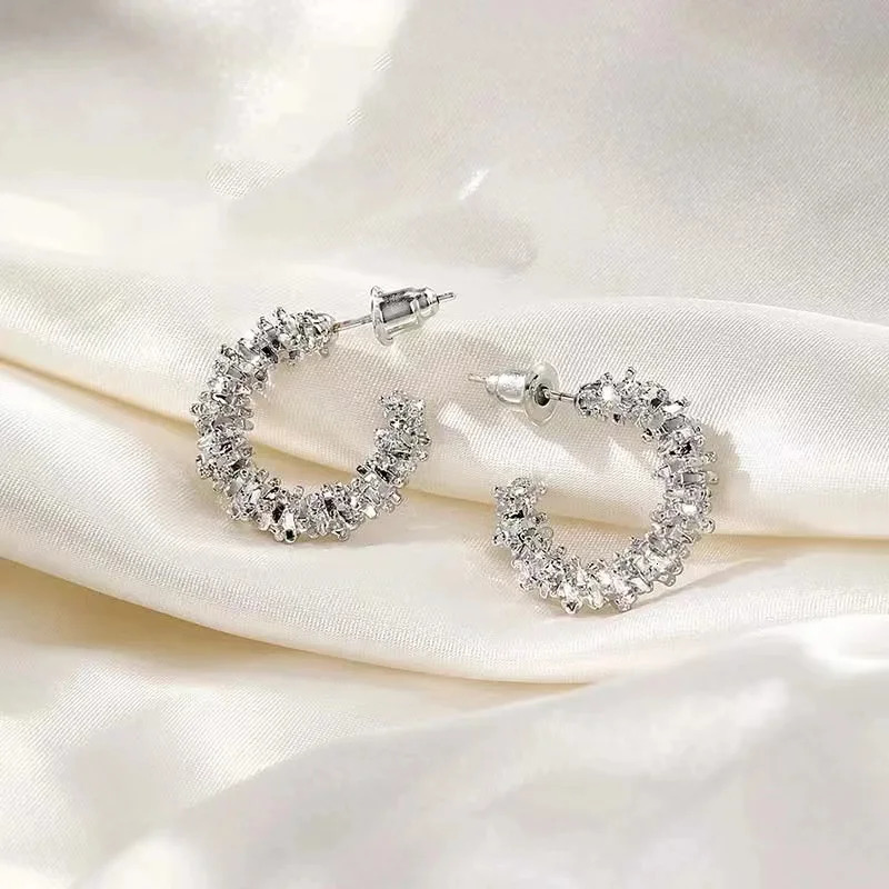 Vintage Twisted Wave Pendant Earrings Cshaped Half Round Temperature Geometry Party Accessories 250326