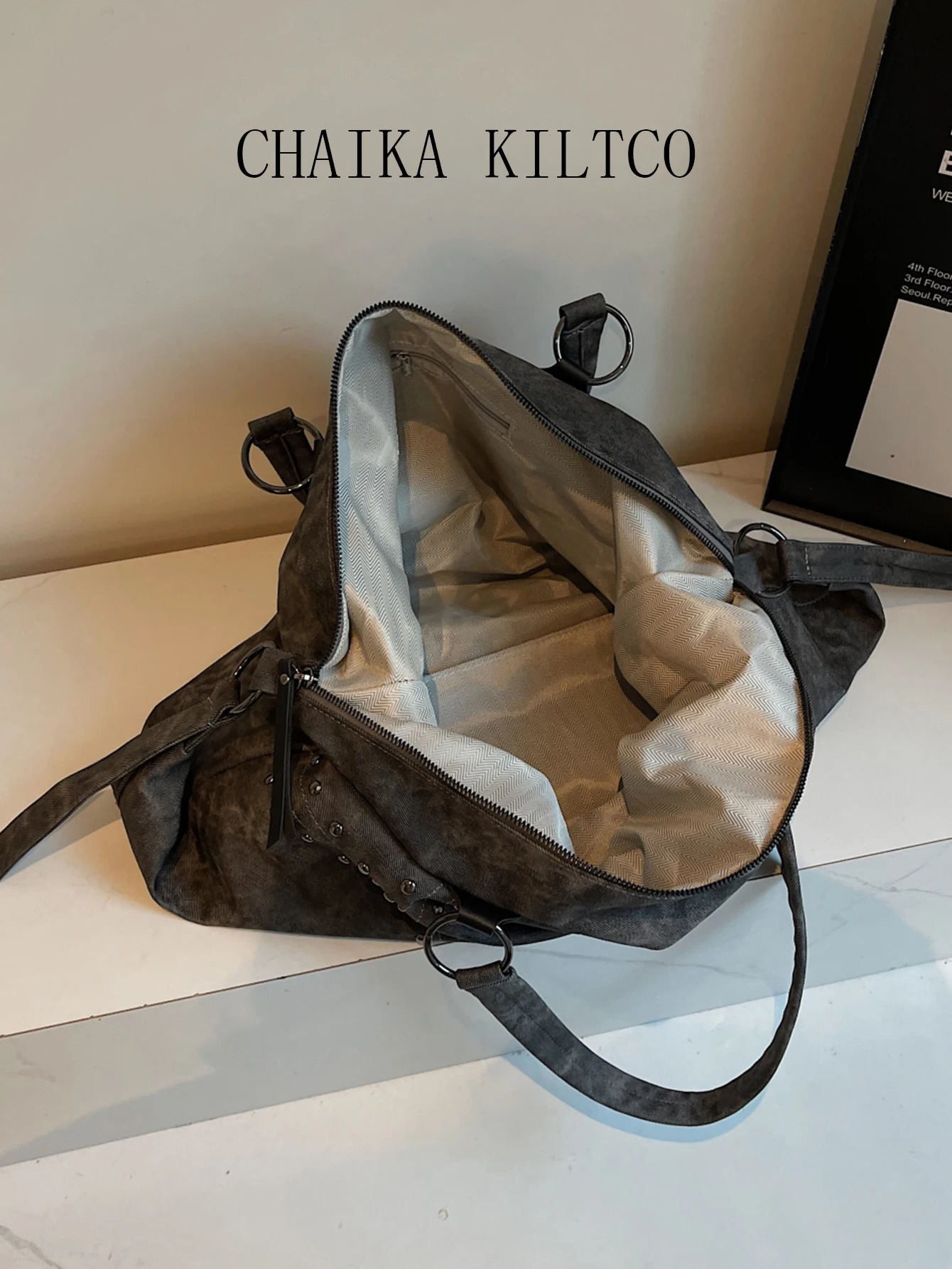 CHAIKA KILTCO Autumn/Winter Fashion Rivet Shoulder Bag Large Capacity Tote Bag Womens Casual Versatile Underarm Bag 251104