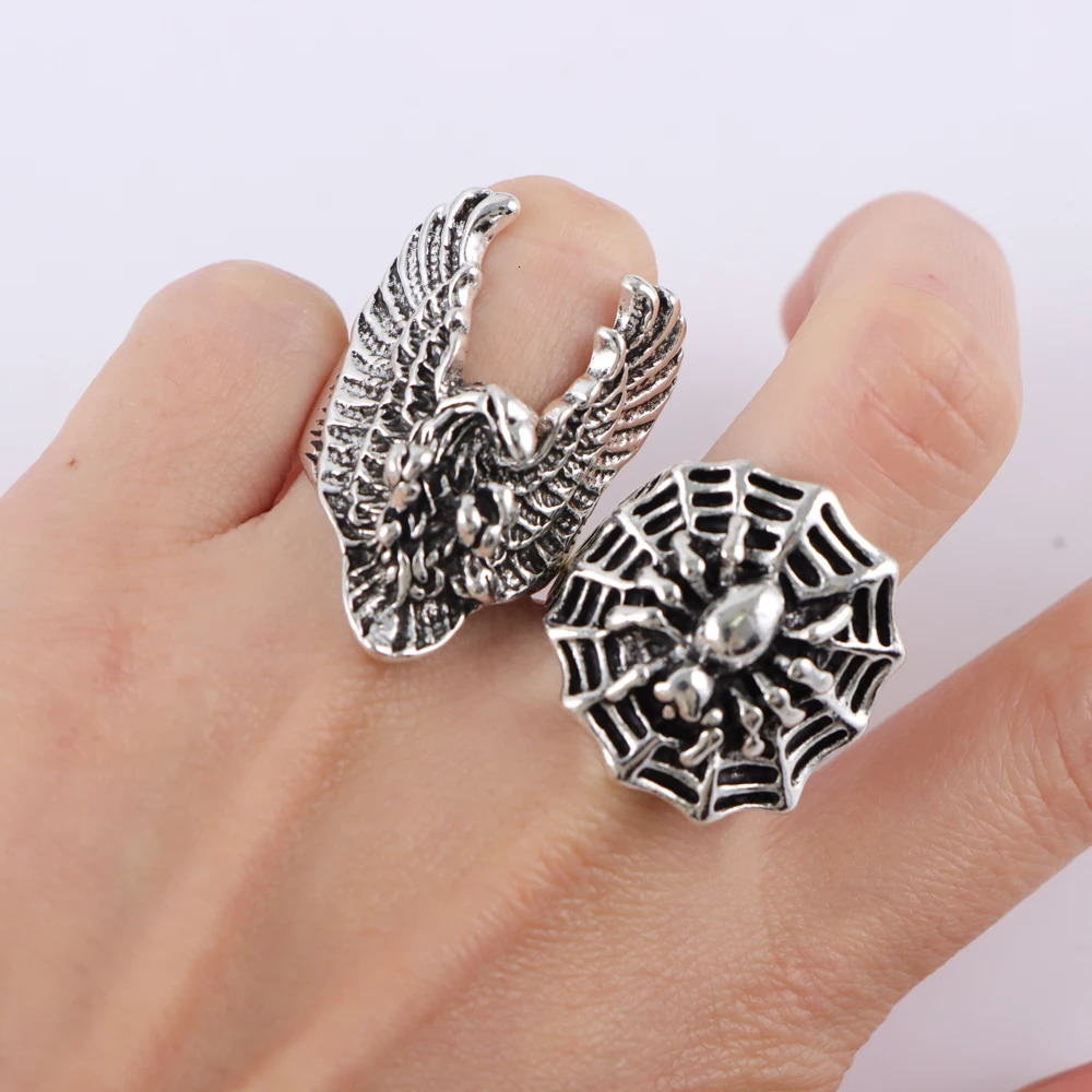 Pack of 20pcs Lot Mens Vintage Animal Silver Plated Metal Jewelry Rings For Women Mix Snake lion tiger Dog Wolf Etc Style 251031