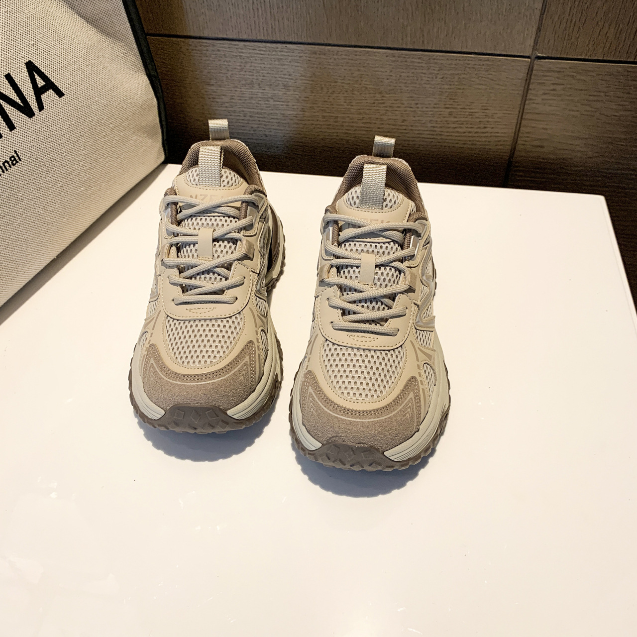 European station thick-soled color-blocking daddy shoes women's mesh breathable comfortable and lightweight casual sneakers