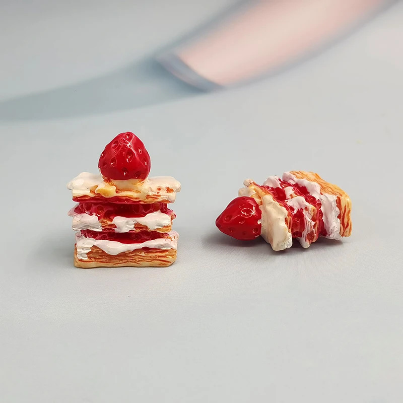 10 pieces of Korean red strawberry cake resin charm used for jewelry making hanging craft DIY earrings keychain P144 250325