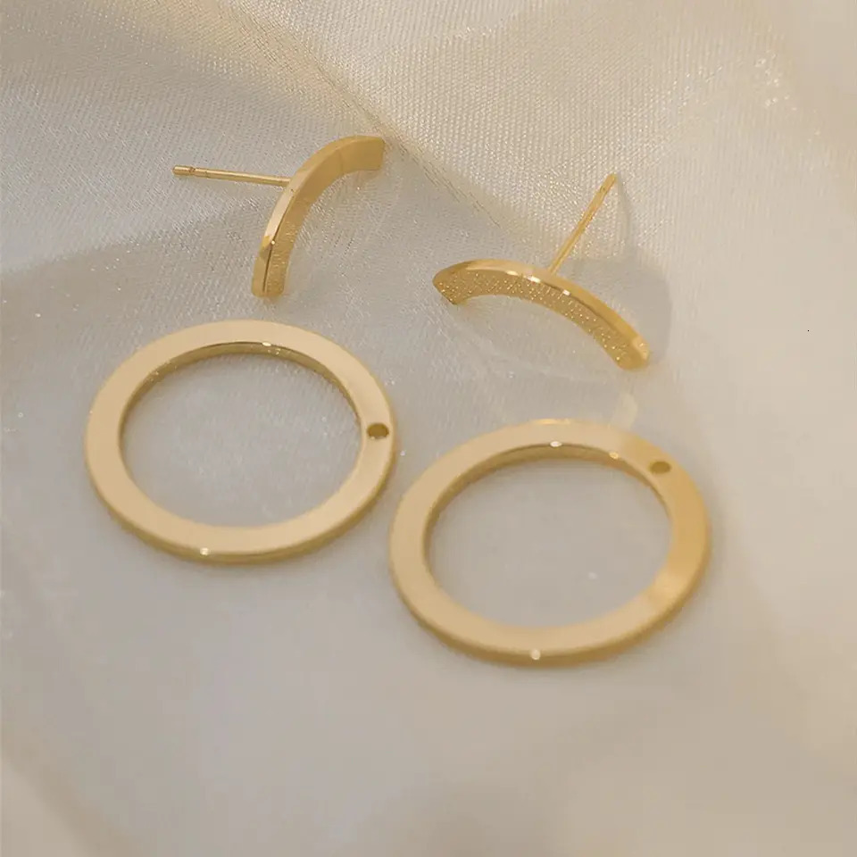 There is a pair of retro geometric circular earrings on the back suitable for womens fashion and personalized n A outfits elegan 250326