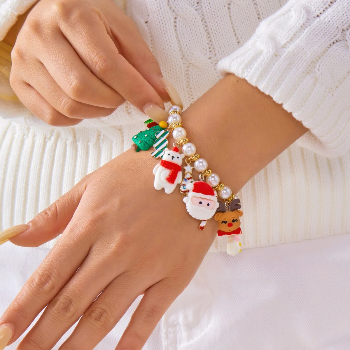 Christmas Bracelet Resin Santa Claus Deer Snowman Star Gingerbread Tree Strawberry Pearl Bangle Jewelry For Women Men 251104
