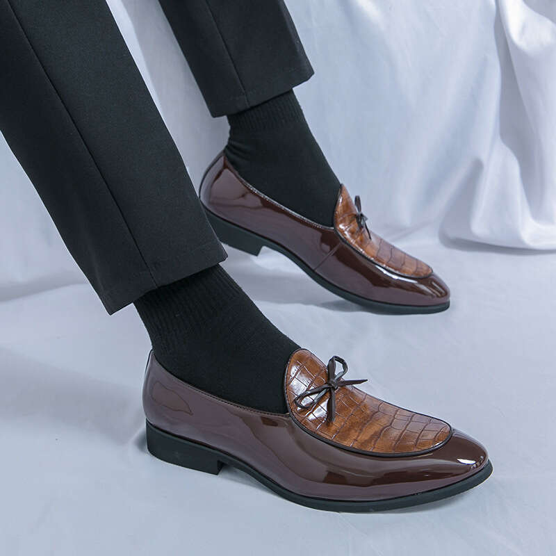 Men's shoes in plus size, new casual leather fashionable men's foot covers, business dress shoes, trendy British style, loafers