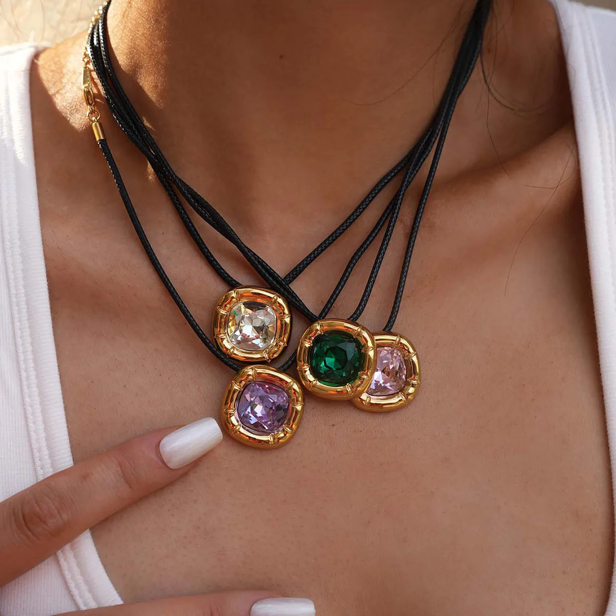 Round Square Flower Zircon Necklace Tarnish Free Stainless Steel Womens Necklace 18K Gold Plated Waterproof Quality Jewelry 251031