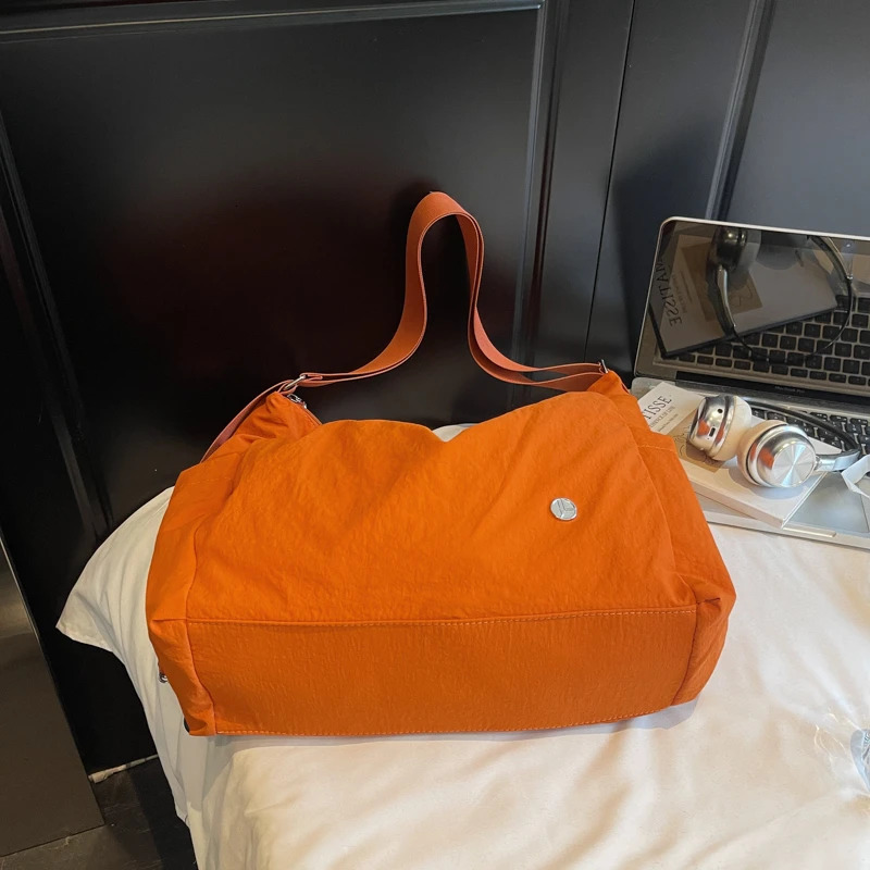 Minimalist and simple large capacity crossbody bag for women model pure color small crossbody bag single shoulder s 251104