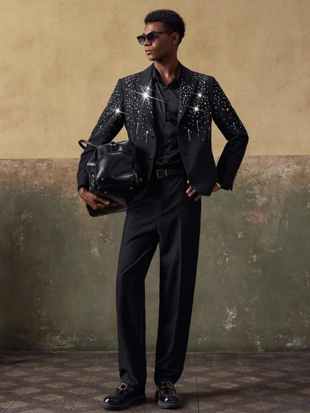 Shining Wedding Groom Tuxedos Slim Fit 2 Pieces Blazer Pants Single Breasted Beaded Rhinestone Special Occasion Party Customized