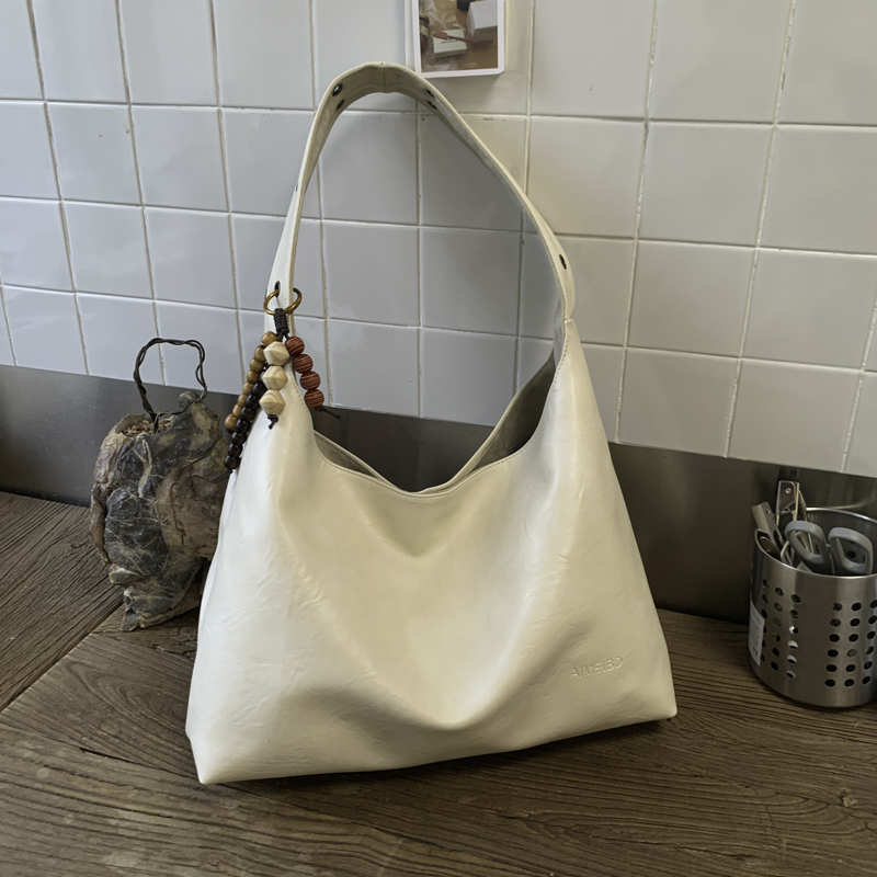 2025 Winter Women's Simple Leisure Fashion Luxury Party Handbag Large Capacity Crossbody Bag Essential Shoulder Bag for College Students Shopping