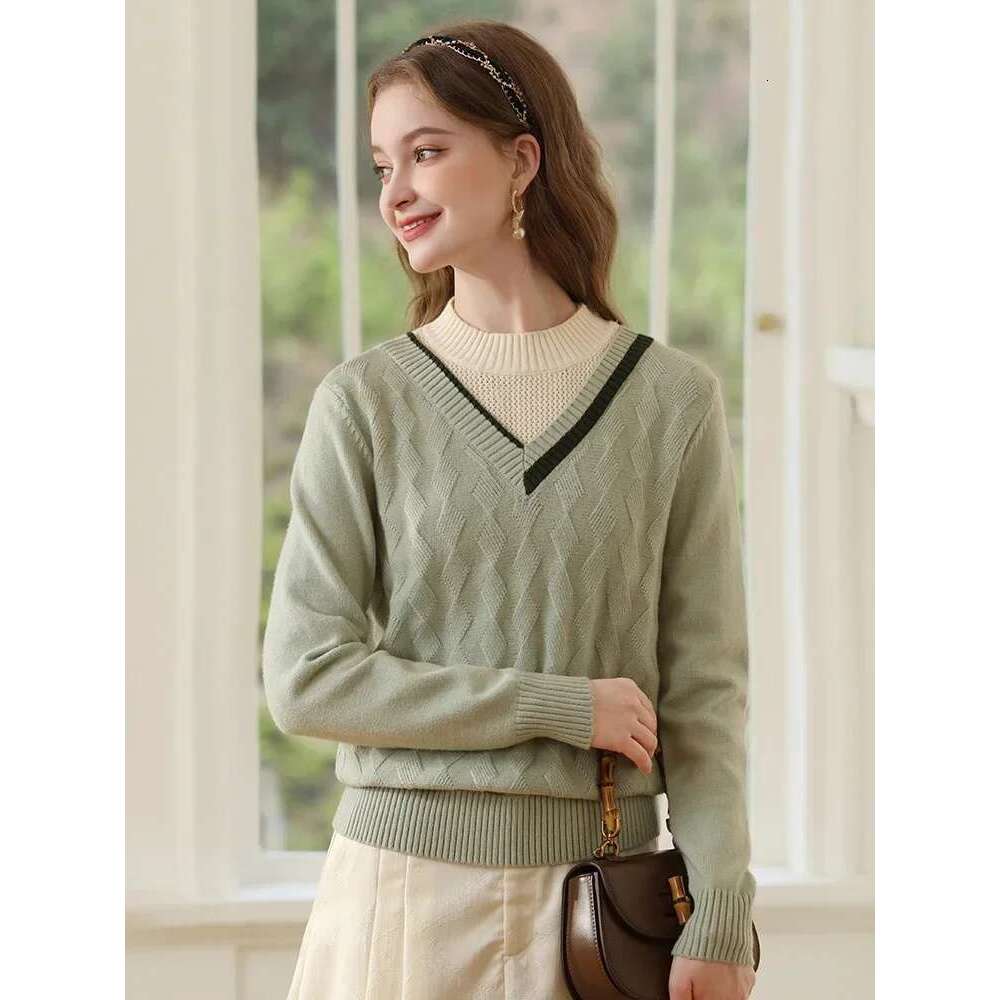 Fake Two-Piece V-Neck Elegant Women's Sweater Dia Jacquard Retro Winter New Soft Knitwear Tops