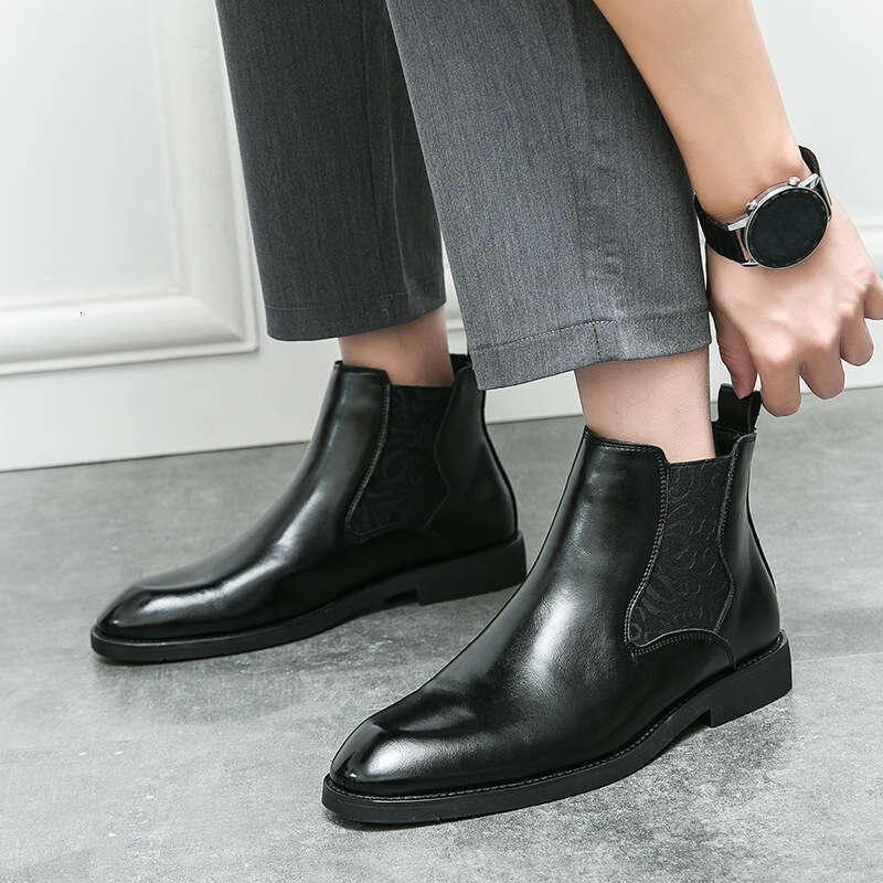 Large size elastic band carved Chelsea boots for men, sizes 38-46, business formal boots, British high top leather shoes