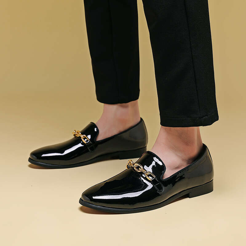 Large size leather with mirror finish and personalized one foot kick, bean shoes for men, 48 men's British casual loafers