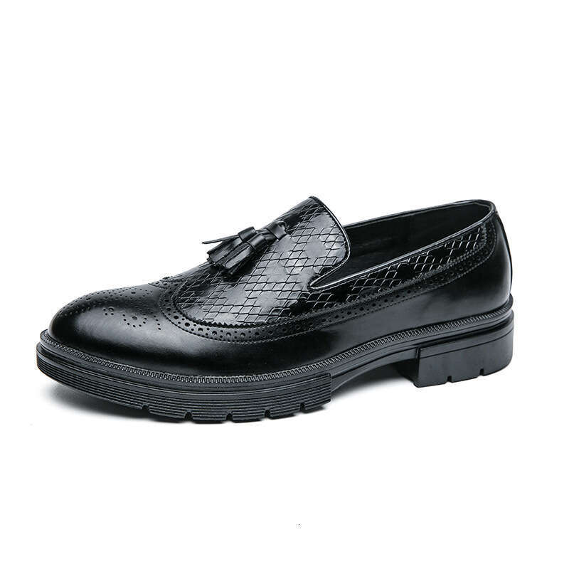 Oversized youth hoodie block formal shoes, British style men's tassels, one foot lazy leather shoes