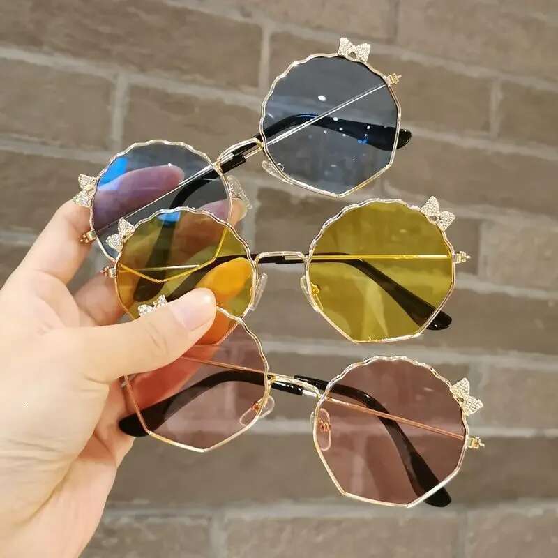 New Fashion Children's Sunglasses Boys and Girls Anti-UV Sun Baby Cute Bow Little Girl Shell Glasses Metal Frame Eyewear