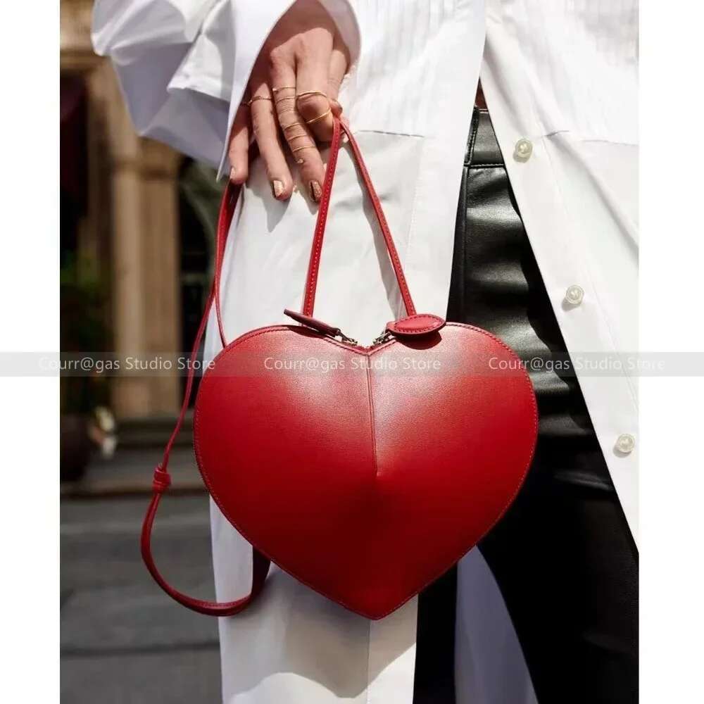High-quality Cowhide Fashion Niche Design High-end Red Love Crossbody Armpit Bag