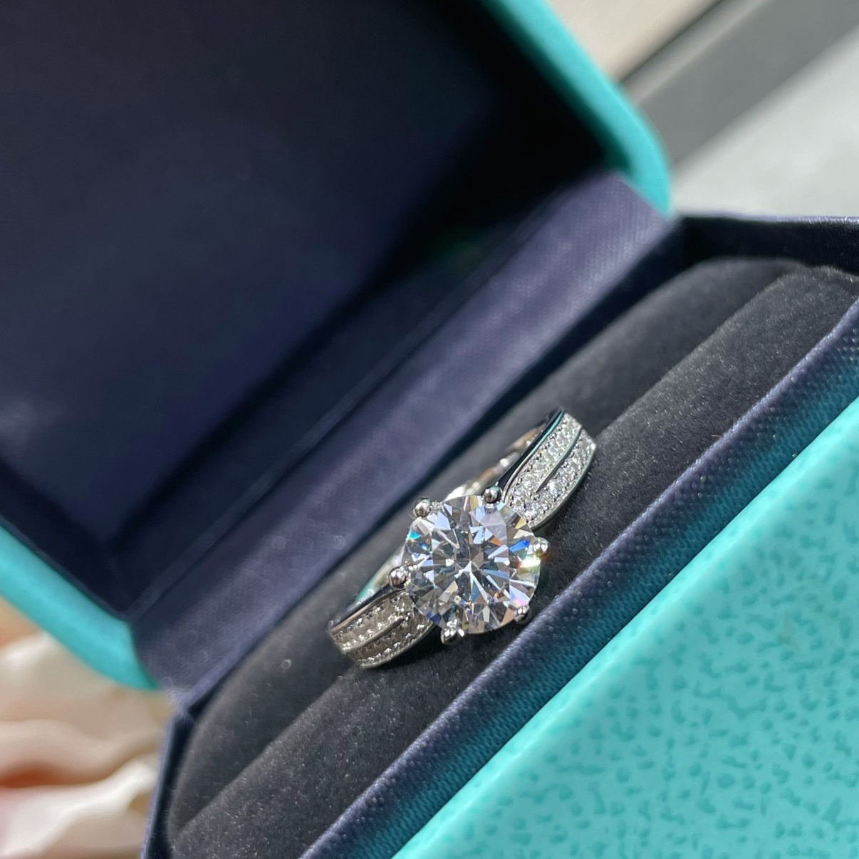 Luxurys designers women ring Diamond Six Claws Two Carats intersection ring temperament light simple exquisite personalized and versatile adjustable nice