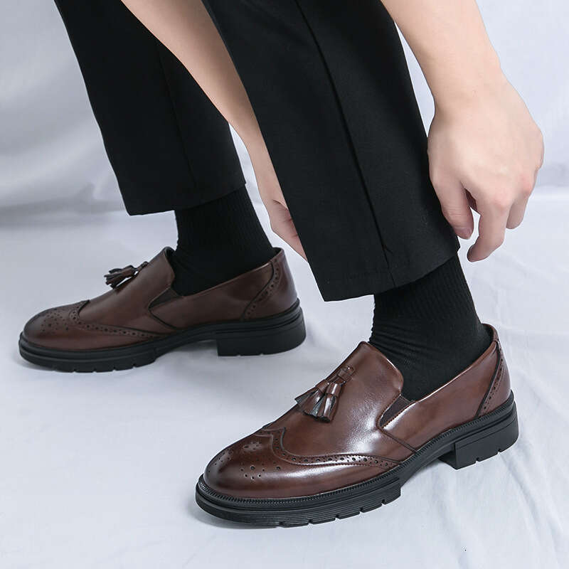 Large size fringed fashionable business formal British style Blok carved leather shoes, groom's wedding shoes