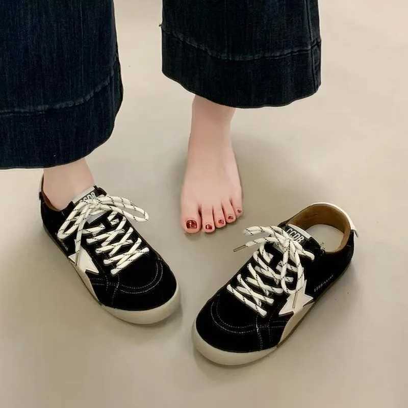 Low-Top Casual Sport Shoes Spring Autumn Wens New Style Star Lace Up Thick Soled Board Shoes Versatile Flats Wen Shoes Y251105