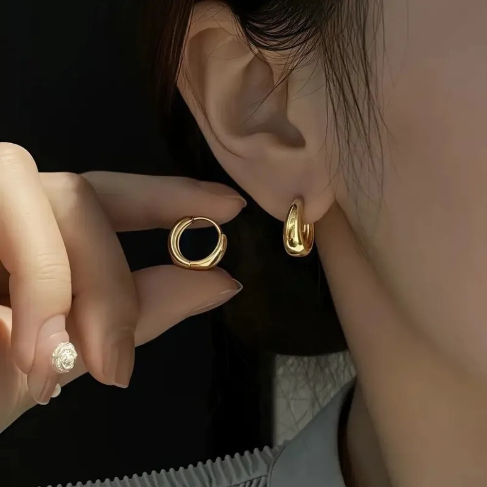 Korea Temperament Stainless Steel Geometric Teardropshaped Smooth Surface Hoop Earring for Women Men Trendy Jewelry Accessories 251131