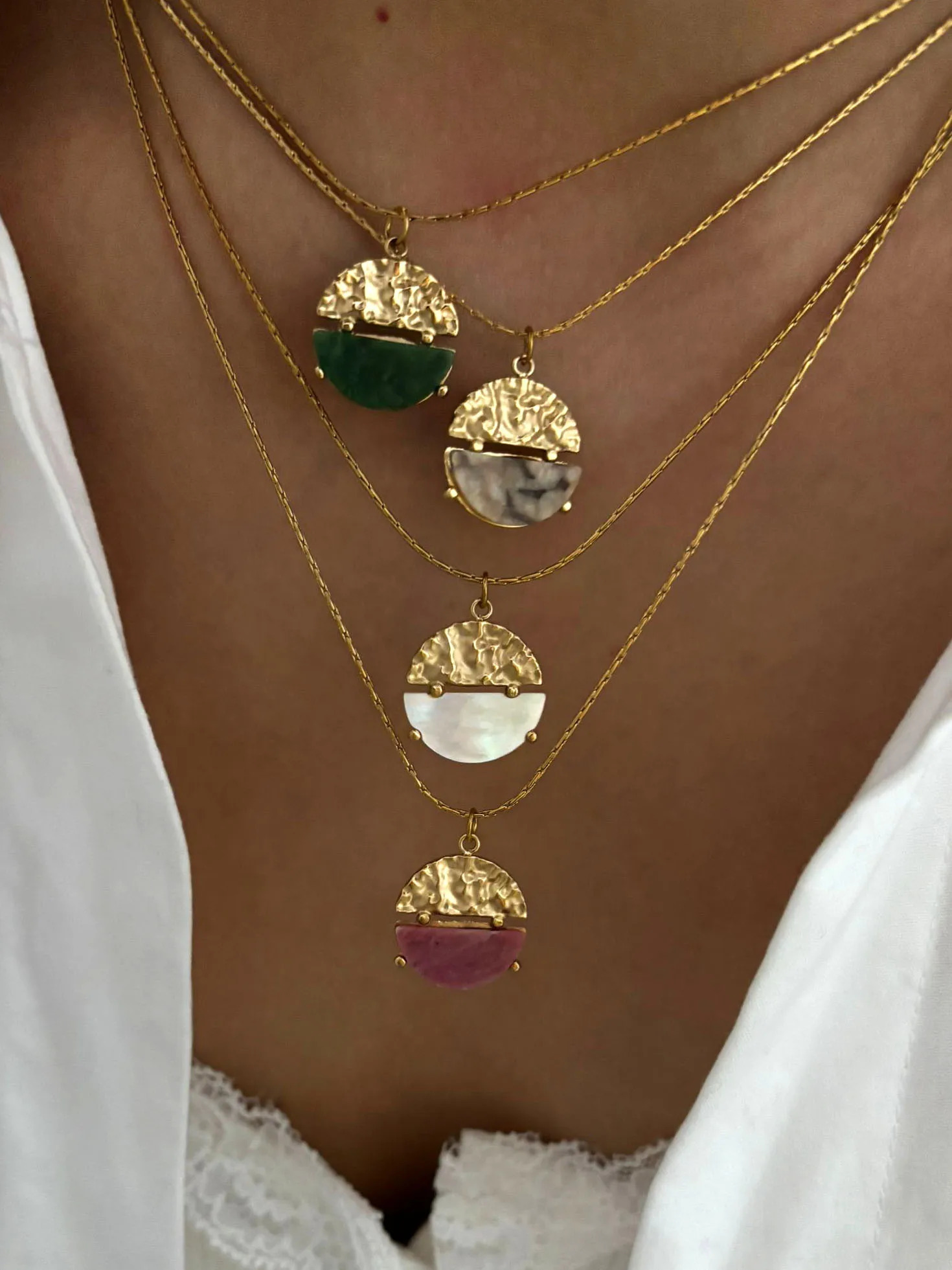 GHIDBK Minimalist Stainless Steel Gold Plated Fanshaped Natural Stone Circular Pendant Necklace for Women Fashion Daily Jewelry 251031