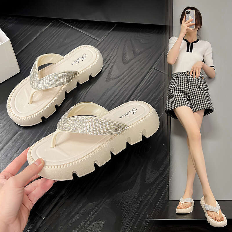 2025 summer new shiny rhinestone flip flops, high-end feeling, clip on sponge cake women's shoes, trendy lazy sandals